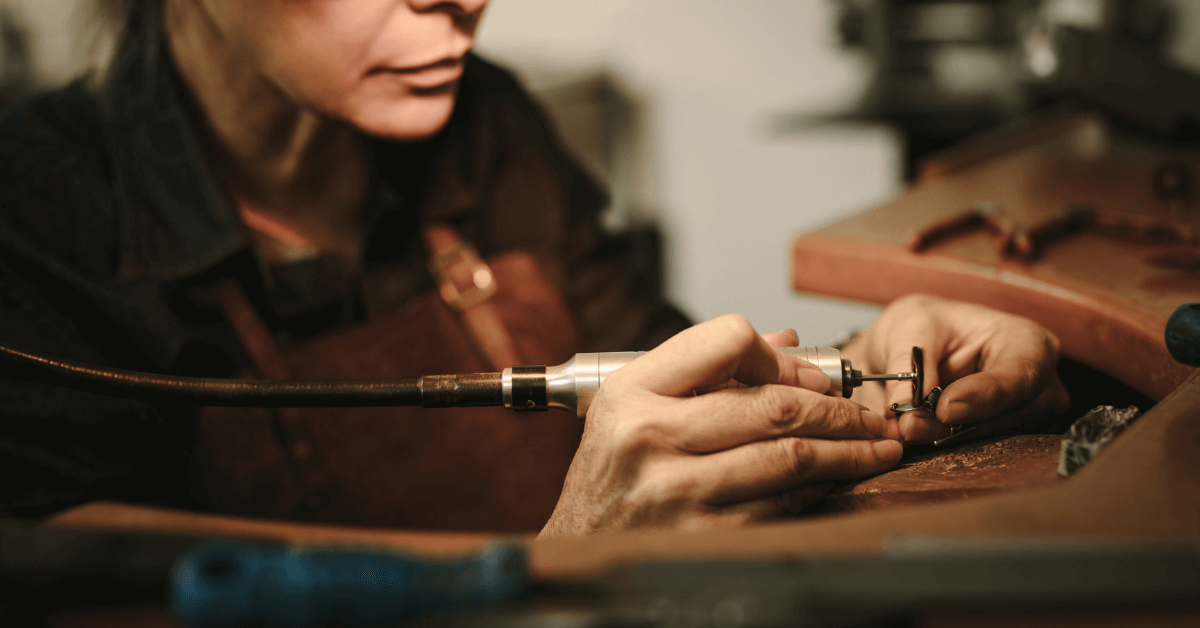 A Jeweller's Guide to Choosing & Using Polishing Compound - Polishing  Jewellery